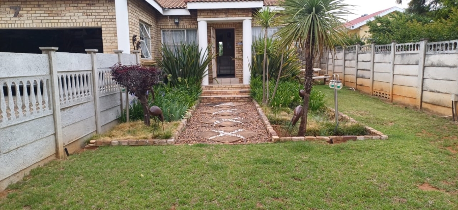 3 Bedroom Property for Sale in Oudorp North West